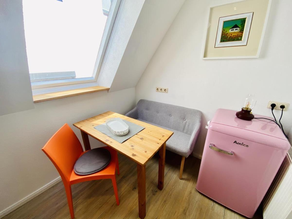 Ferienappartement Dicht Dran, Direkt Am Alten Strom Rostock Exterior photo